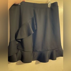 Ruffle front skirt size xl